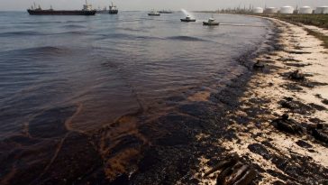 Iran Caught Dumping Oil in Gulf as President Trump Tightens Blockade