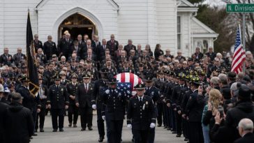 Hundreds Rally to Bury WWII Navy Vet Who Had No Family