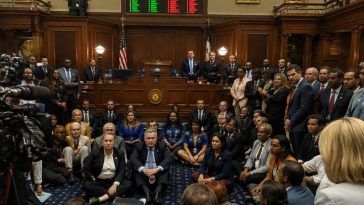 Walz gun bill dies in tie despite DFL sit-in spectacle