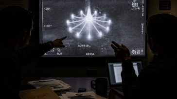 War Dept's Chandelier UFO Goes Viral — Experts Blame FLIR Glitch