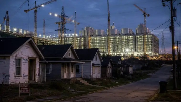 AI Data Centers Inflate Construction Gains While Homes Lag