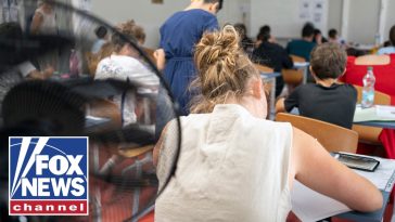 Our FUTURE is at STAKE: Political science professor on lack of civics education in US