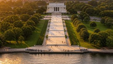 Trump unveils plan for Lincoln Memorial promenade to Potomac