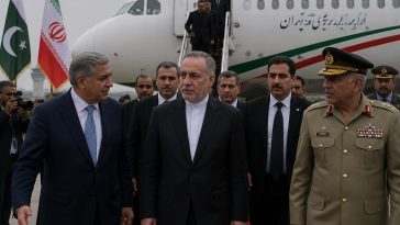Pakistan Meets Iran Envoy; Trump: Don’t Surrender U.S. Leverage