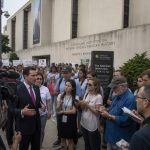 Jeffries Threatens Lawsuits as Trump Moves to Reframe Smithsonian