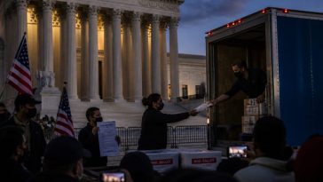 SCOTUS Keeps USPS Mail-Ballot Rule Blocked, Conservatives Furious
