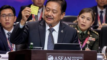 Teodoro Exposes China With Sticky-Note Snub at Seoul Summit