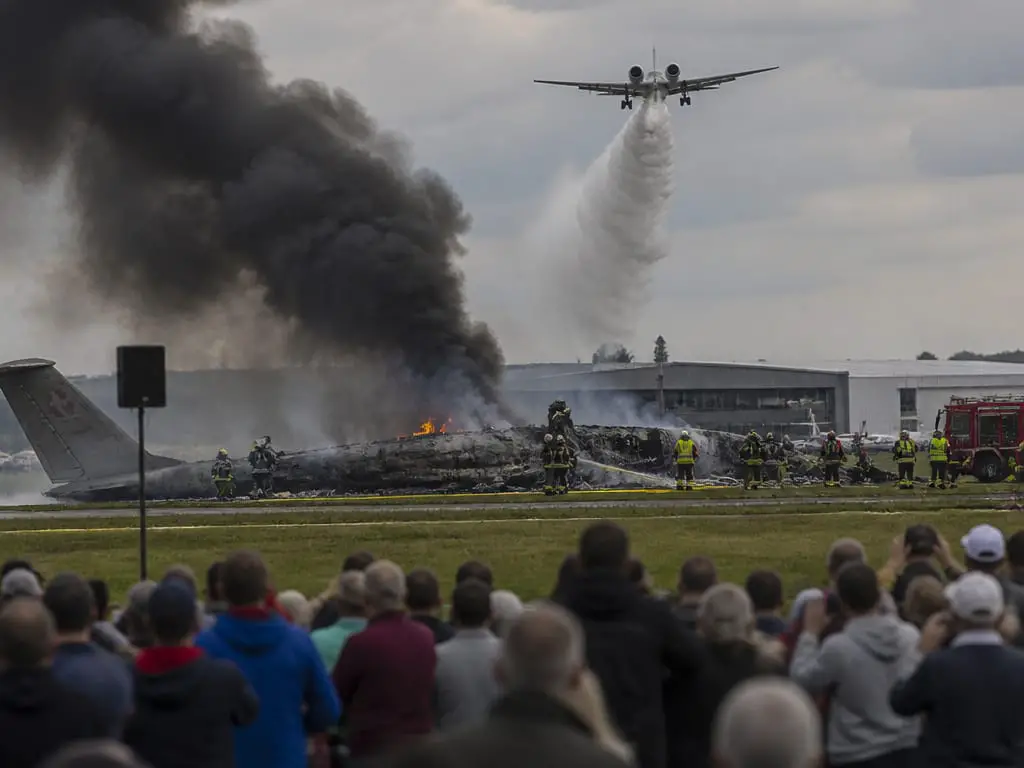 Two Killed as Aging F‑4 Phantom Crashes at Tanagra Airshow