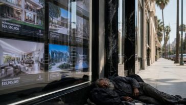 Chris Rock Calls Out L.A. for Homelessness and Wonky Priorities