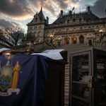 Hochul Will Defy DOJ, Keep New York’s 21+ Handgun Rule