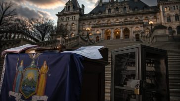 Hochul Will Defy DOJ, Keep New York’s 21+ Handgun Rule