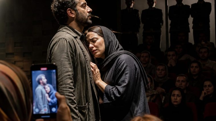 Iran Opens Criminal Probe Over Stage Embrace as Hollywood Stays Silent