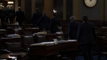 Senate Scrams After Sonderling Vote as GOP Fears Midterm Loss