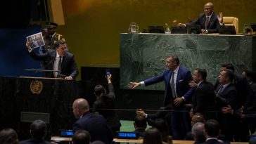 Waltz Confronts Cuba's Minister as Delegate Grabs Phone